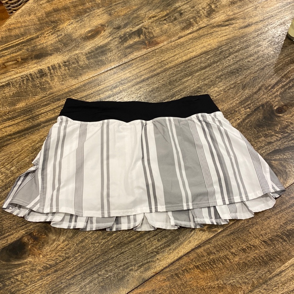 Lululemon Pleated Skirt - size 6